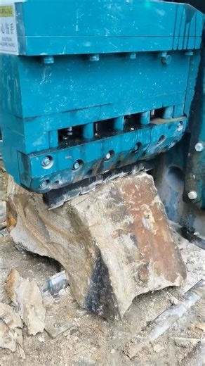 Stone Breaking Process - Good tools and machinery make work easy