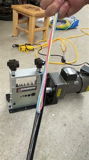 Adjustable Speed Electric Wire Stripping Machine #ideas #wirestripper #shorts #wire