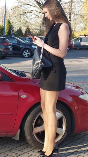 Super Legs - How to find a driver ( Jak odnaleźć kierowcę ) #minidress #highheels #fashion #driver