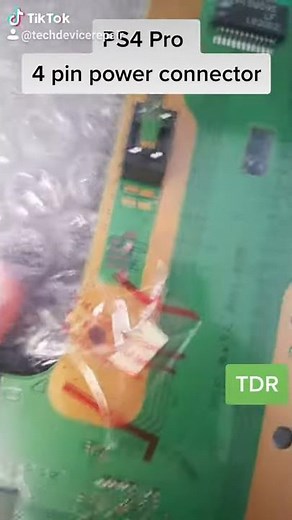 Microsoldering the 4 pin power connector on a PS4 pro motherboard