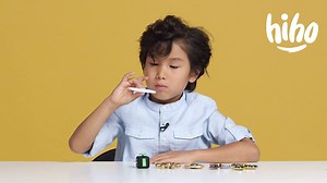 We asked Maddox, the fidget spinner master to review a bunch of fidget spinners. | HiHo