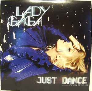 Lady Gaga Featuring Colby O'Donis - Just Dance
