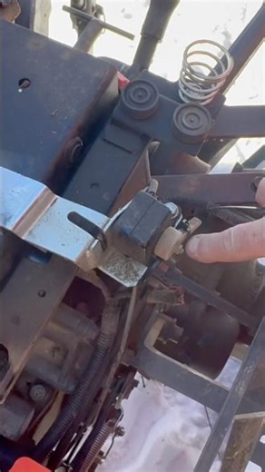 Tractor Won’t Run Zip Tie Fix #shorts #tractor #tractorrepair