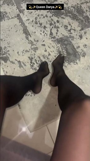 Long toes girl feet soles #feet #foot #pedicure #soles #toenails #toes #longtoes #sole #shorts