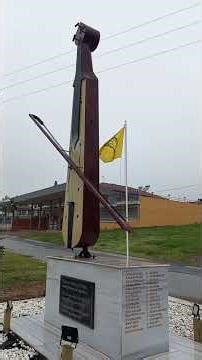 Μνημείο ποντιακής λύρας by Maria Elena