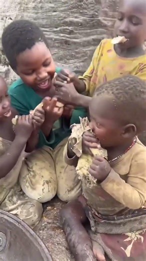 “The Sad Reality of Extreme Hunger 😭”