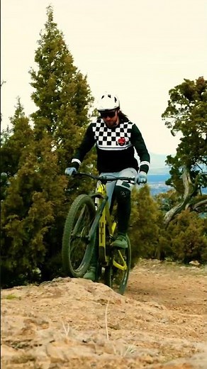 The YT Capra Core 1! 🔥 Full feature on the main profile 🤘🏼🐺 #loamwolf #mtb #ytindustries