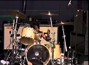 Local H ~ Bound For The Floor New World Music Theatre (Jamboree Festival) Tinley Park, IL May 22, 1999 🎵owned and copyrighted by Local H & Island records 🎥©️recorder #TheGrungeLegends #LocalH #livemusic #alternative #alternativerock #indiemusic #grunge #grungemusic #90s #90music #musicianlife #punkrock #90sgrunge #90grungemusic Copyright Disclaimer Under Section 107 of the Copyright Act 1976 Disclaimer that I don't intend to infringe copyright law. Don't intend to profit from it concert footag