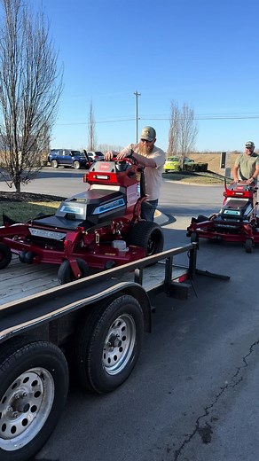 These machines are quiet… 🤫 #toro #toromowers #dickensturf #dickensturfandlandscapesupply