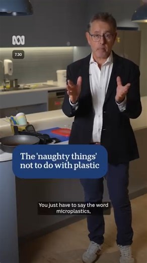 Microplastics are everywhere but there are some simple ways to reduce your exposure arround the home. 🎤 Dr Norman Swan for 7.30 📰 Read the full story on the ABC NEWS app: https://ab.co/abcnewsapp #abc730 #Health #Microplastics | ABC Science
