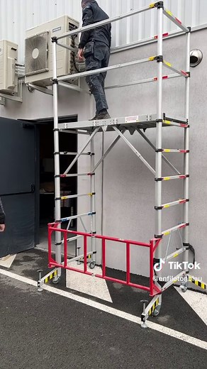 Échafaudage télescopique pliable : un must pour les chantiers