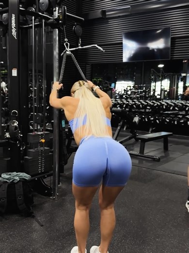 Jordan Dixon on Instagram: "one thing about me is I’m never skipping a back day... & you’re not allowed to either 🤝🏻🥰 wearing @buffbunny_collection code JORDYDIX save for your next back day 🫶🏻 - rope pull down - lat pull down - single arm plate loaded row - single arm pulldown - seated cable row - rope bicep curls #workout #backworkout #upperbody #upperbodyworkout #backday #fitness #gym #gymgirl #fitnessmotivation #motivation"
