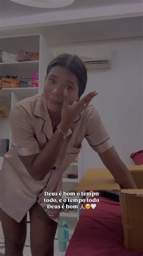 Jade Miehrrí on Instagram: "Só gratidão, apenas isso GRATIDÃO 🤍🙏🏽"