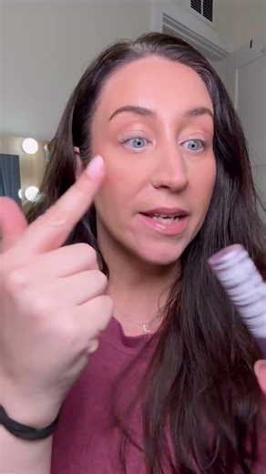 This makes my lashes look fake in the best way!! Just don’t wait so long in between coats and I