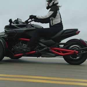 Turn the corner when it comes to riding experiences. Exhilarating performance meets control with the Can-Am Spyder F3. | Can-Am 3-Wheel