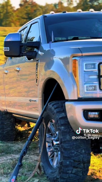 Just an ole farm rig 🌾#fyp #bubbatruck🌾 #ford #platti #farmtruck #blondsdoitbetter #grapps #300hp #ga #f250 @keatonmcquaig8