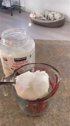 🌱Herbal Coconut Oil Pulling 🌱 Benefits of Coconut Oil : • Rich in lauric acid— an antimicrobial