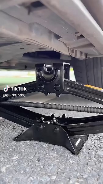 Effortless Car Lifting with a Jack Wrench