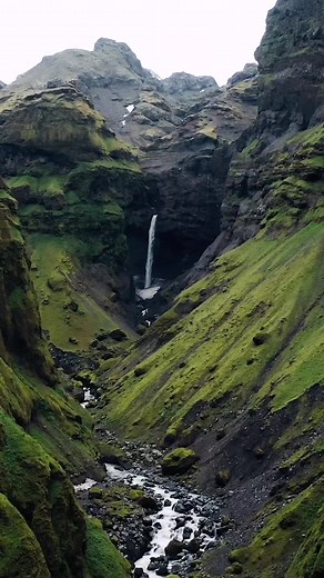 Exploring Iceland’s Stunning Natural Landscapes