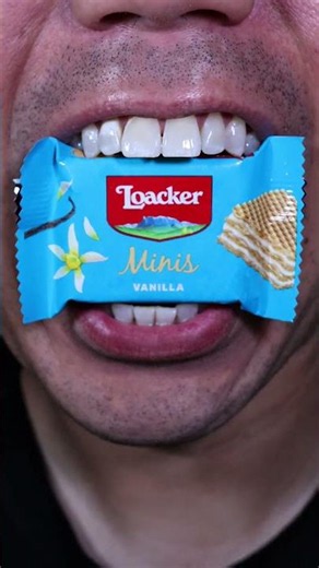 ASMR | Loacker Vanilla Wafers 🤩 Crispy Crunch & Sweet Relaxation #DoctorTristanPeh #ASMR
