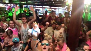 Lifegoals: Die Nacht von Freitag auf Montag in der Nacht von Freitag auf Montag im Bierkönig (Official Site) singen ✅ | Peter Wackel