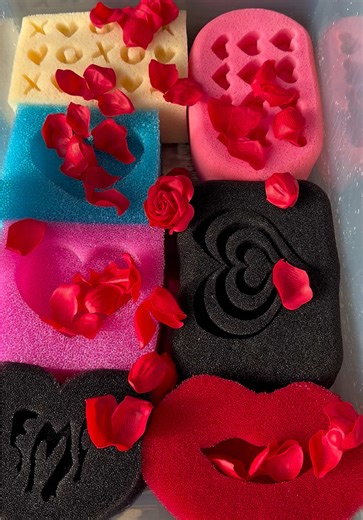 Part 2 Watch me ruin all these sponges, WELP 😩 Why oh why did it do me dirty so bad. @56s I took all the big pieces out & decided to carry on and just pray to the sponge gods that it would all dissolve 😭 I hope everyone’s had a lovely day 🫶🏻❤️ Sponges - @𝗦𝗶𝗺𝗽𝗹𝗲𝗦𝘂𝗱𝘀 @SimplySuds1214 @BLAREZ #fail #spongesqueezingasmr #valentinesday #oddlysatisfying #cleantok