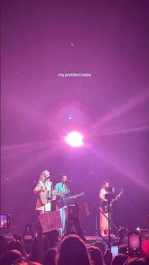 Harry Styles Singing Cherry Like It’s the Most Romantic Song Ever 😭💘✨