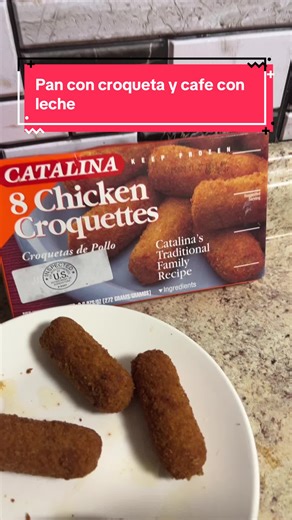 Delicioso Desayuno: Pan con Croqueta y Café con Leche