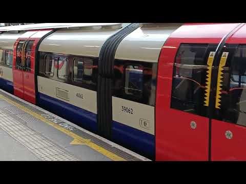 Piccadilly Line New 2024 Stock (702) (38062) at Acton Town - 18/01/2026