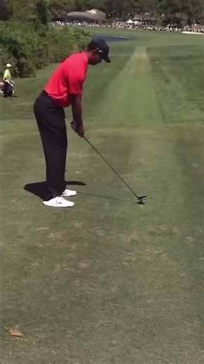 Tiger Woods Flawless 3-Wood Stinger Slow Motion!