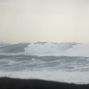 Well, that'll be autumn properly arrived then 🌊🌊🌊 Orkney's west coast has been a tad 'bracing' over the past 24hrs. Those thundering waves though 😍 | orkney.com