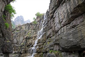 Visitor discovers that China's "highest waterfall" comes from a pipe