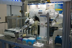 Lab Robot Demonstrates Mastery Of Culturing And Other Tasks