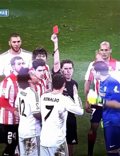 Ronaldo red card