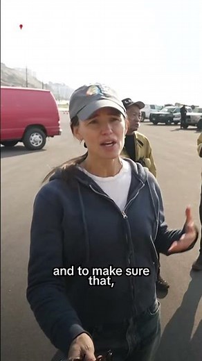 Jennifer Garner teams up with Chef José Andrés to help wildfire victims