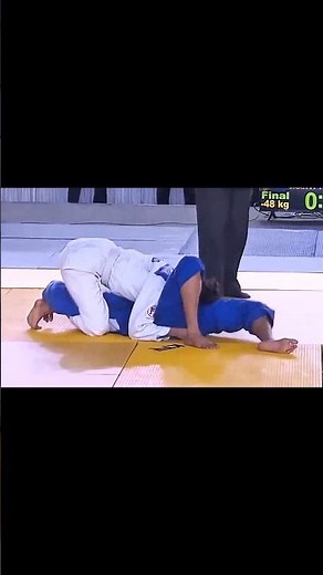 Unbelievable Women's Submission Win 💥#submission #wwe #fightnight #shorts