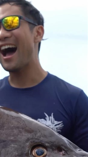 Natakorn Changrew on Instagram: "พรุ่งนี้เจอกันคลิปเต็ม! 🔥กับบทสรุปปลาเก๋าถ่านน้ำลึกที่ใหญ่ที่สุดในชีวิตของผม และท้ายคลิปยังมี Teaser #kaiju ตัวต่อไปที่เป็นความฝันในการตกปลาด้วยเหยื่อจิ๊กจากระดับน้ำ 1000 เมตร ! ชมได้ที่ YT:สาระตั้ม-thumbntk Here’s a throwback to when we tried to find the deep water mastodon at #kwakeaisland with our good friend @bretts_island_adventures ! #fishing 300meters deep without a sounder was very challenging, but finding this beast was one thing, landing it was 