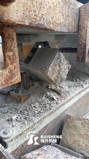 Stone splitting machine Automatic Cube stone cutting machine #splitting #stonecuttingtools #stonemachine #stonecutting #marblecuttingmachine #marblecutting #cubestone #stoneprocessing #granitestonecutting #granitecutting | Ruisheng stone machinery