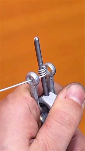 Clever Way to Wind Metal Wire Into a Perfect Spring