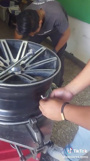 Sensores TPMS: Mantén tu vehículo seguro y alerta