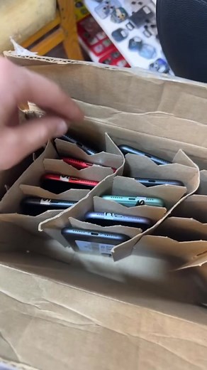 Smartphone Unboxing and Internal Inspection Guide