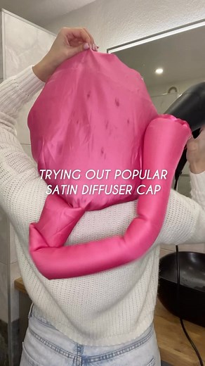 Just another Curly Girl ⭐️ | Trying @soulta.global satin diffuser cap for the first time 😍 This cap keeps my curls in one place while drying which helps me get more... | Instagram