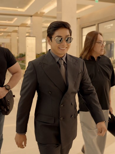 Coco Martin at Yum Yum Dog Food Event