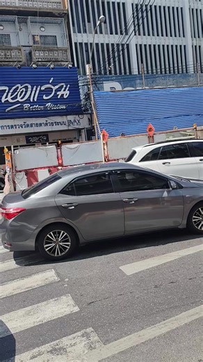 การจราจรหนาแน่นที่แยกสามยอด