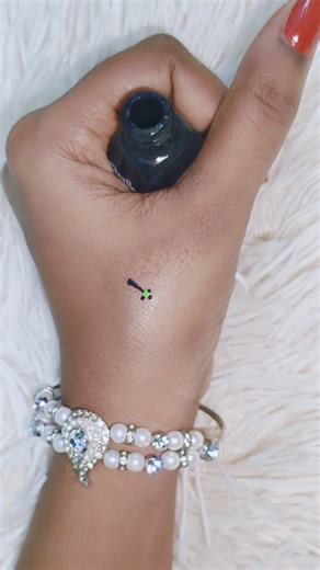 hanshu✨ on Instagram: "Cute baby girl bindi #trending #goviral #instagram #instadaily #instagood"