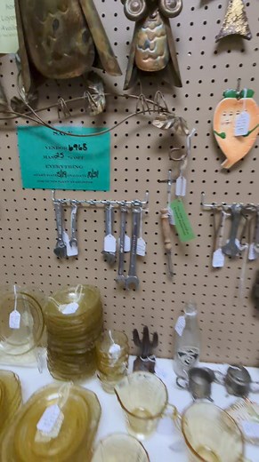 Blanco location sale 25% vendor 6968 1930 Amber depression glass, carnival blue iridescent glass, tools 1930-40s books and more | Homestead Handcrafts