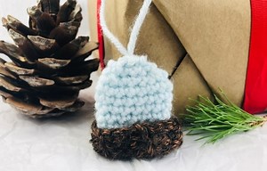 Easy Crochet Mini Hat - Free Ornament Pattern!