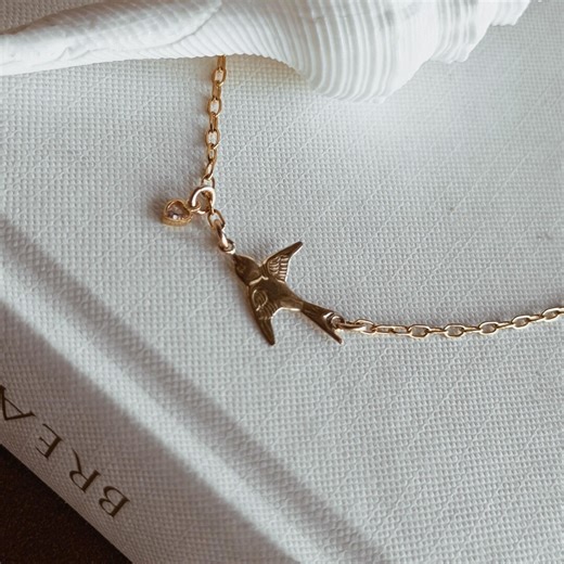 Gold-filled Swallow Necklace With Heart Charm, Dainty Bird Pendant, Vintage Inspired Sparrow Jewelry, Minimalist Romantic Gift for Her - Etsy