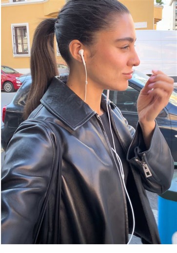 Video di Parda (@ingridparda) con dark out - Max Fry