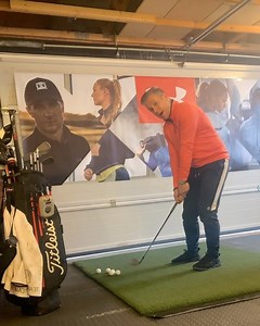 Learn how to control the bottom of the arc when pitching and have the body the pace and width of the arms #homegolf #golfcoaching #teamdwg #staysafe | Dan Whittaker Golf